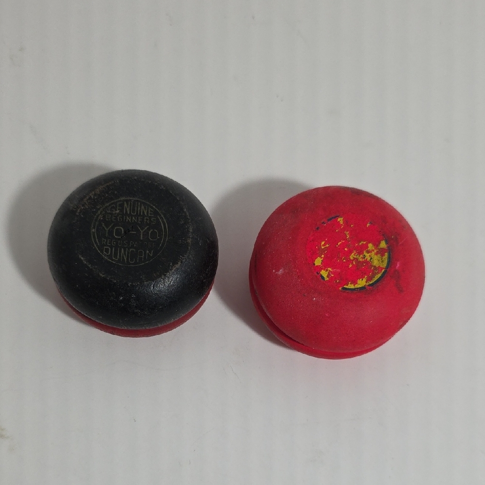 Collectible Duncan Wood Yo-Yos - Black and Red - ItemNo.504